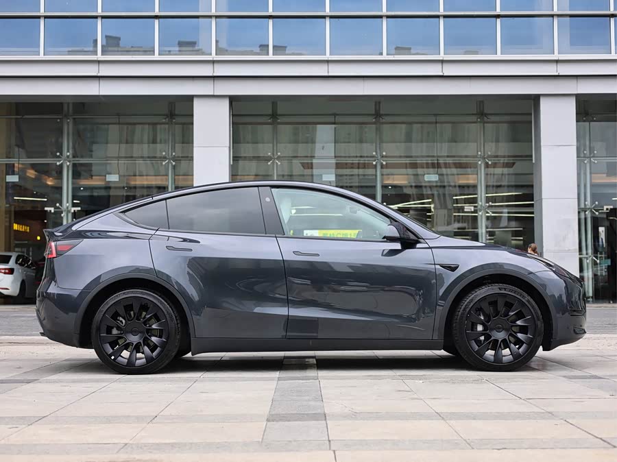 Model Y 2024 RWD - zdjęcie 7