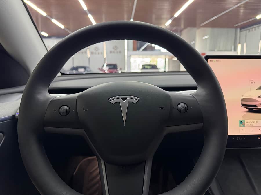 Model Y 2024 RWD - zdjęcie 9