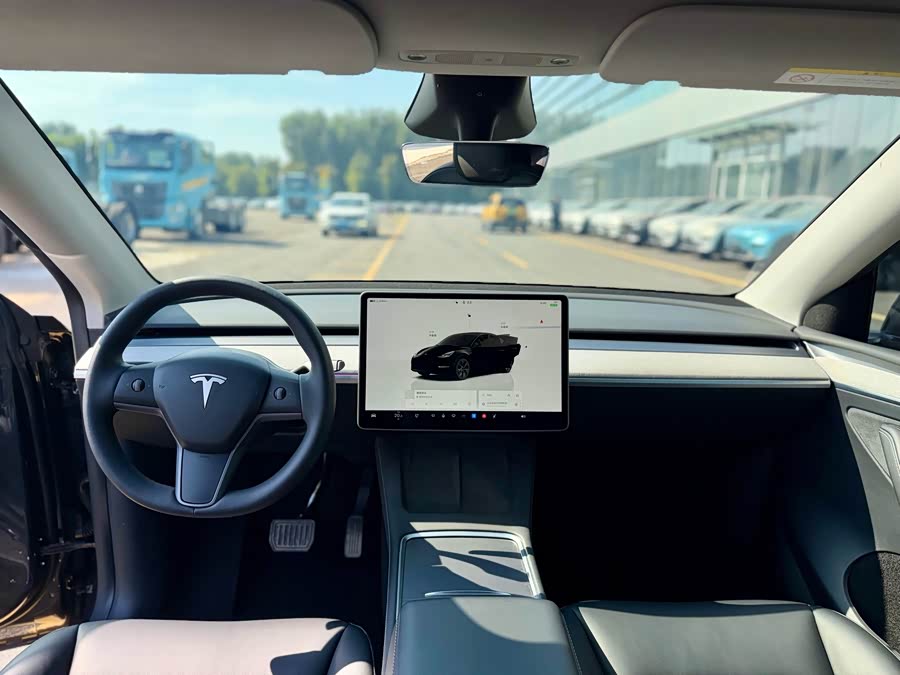 Model Y 2024 RWD - zdjęcie 10
