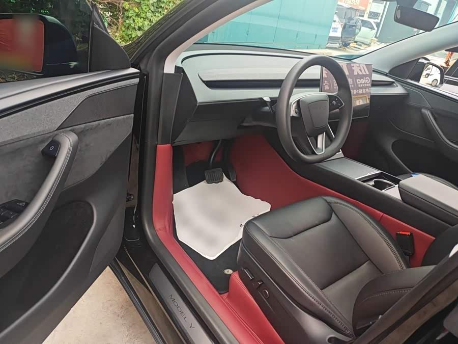 Model Y 2025 Long Range All-Wheel Drive First Edition - zdjęcie 12