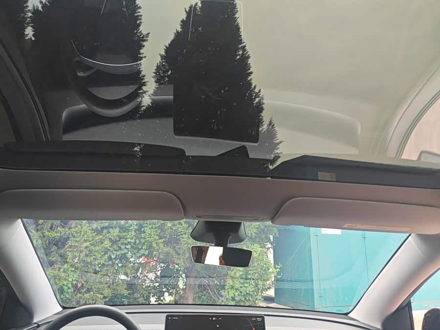 Model Y 2025 Long Range All-Wheel Drive First Edition - zdjęcie 14