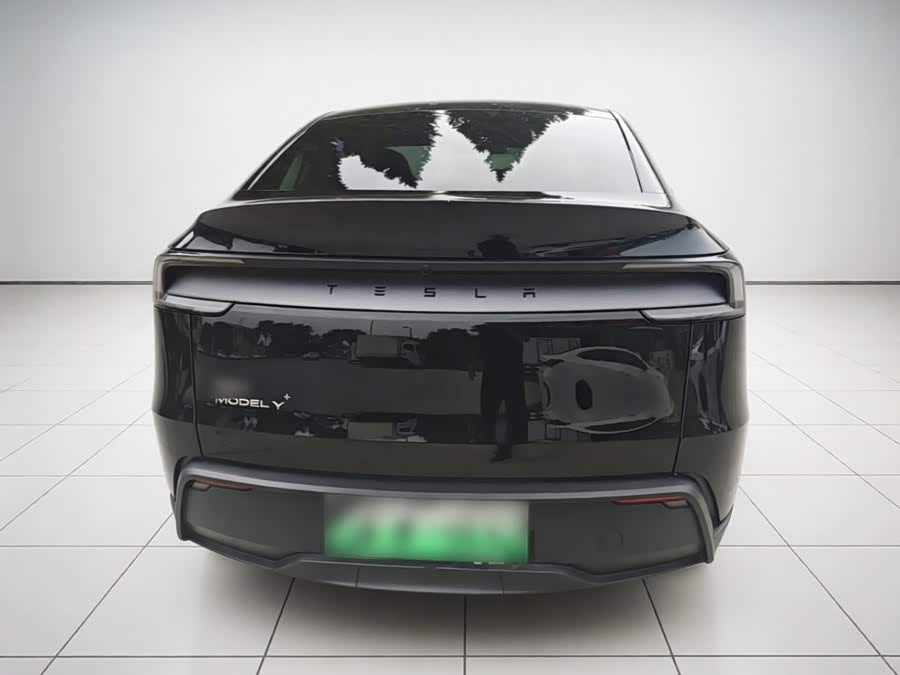 Model Y 2025 Long Range All-Wheel Drive First Edition - zdjęcie 3