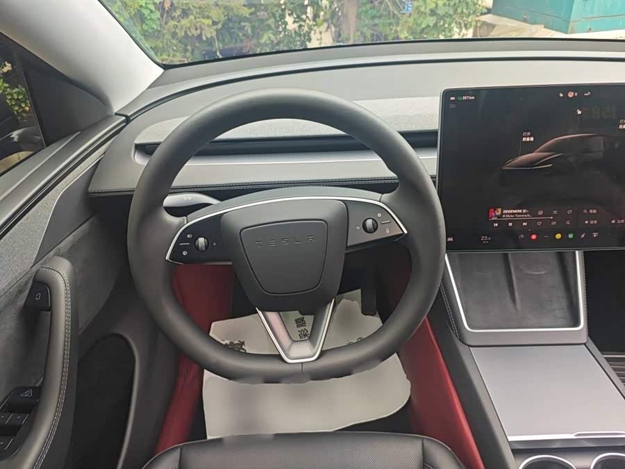 Model Y 2025 Long Range All-Wheel Drive First Edition - zdjęcie 6