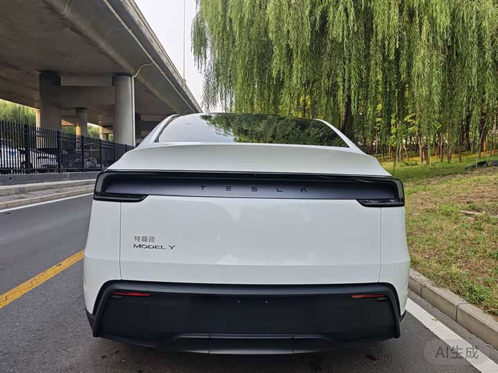 Model Y 2025 RWD - zdjęcie 14