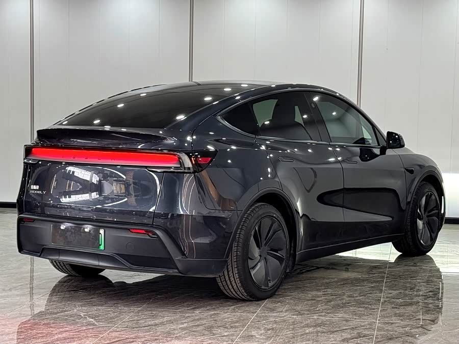 Model Y 2025 RWD - zdjęcie 15
