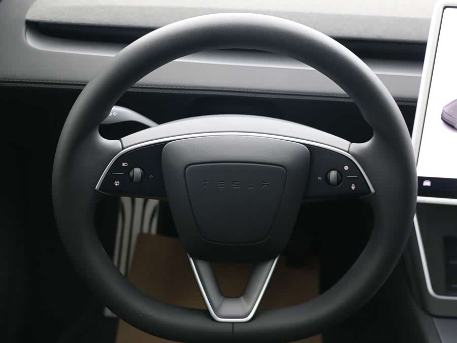 Model Y 2025 RWD - zdjęcie 15