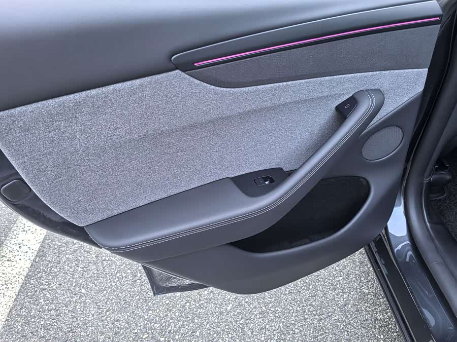 Model Y 2025 RWD - zdjęcie 15