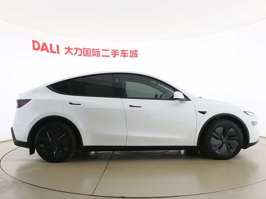 Model Y 2025 RWD - zdjęcie 18
