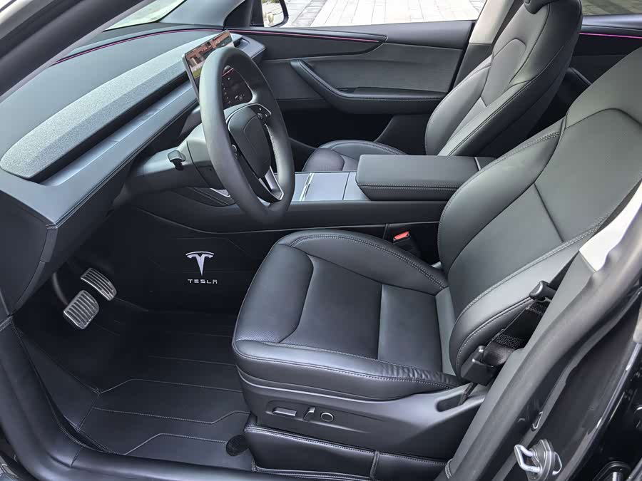 Model Y 2025 RWD - zdjęcie 17