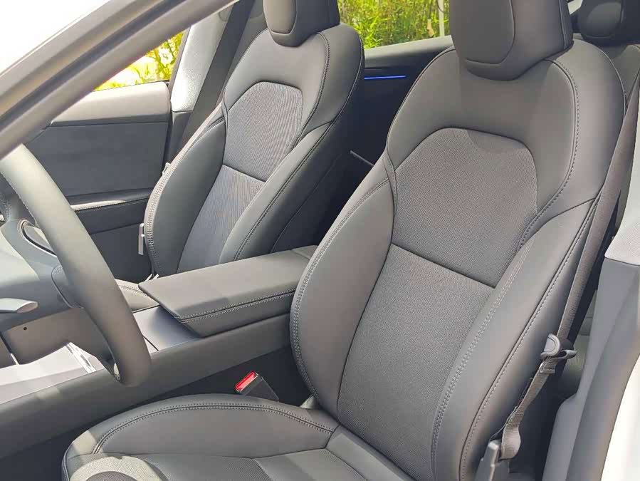 Model Y 2025 RWD - zdjęcie 19