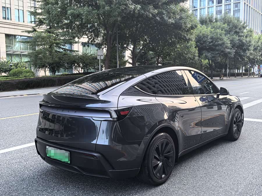 Model Y 2025 RWD - zdjęcie 5