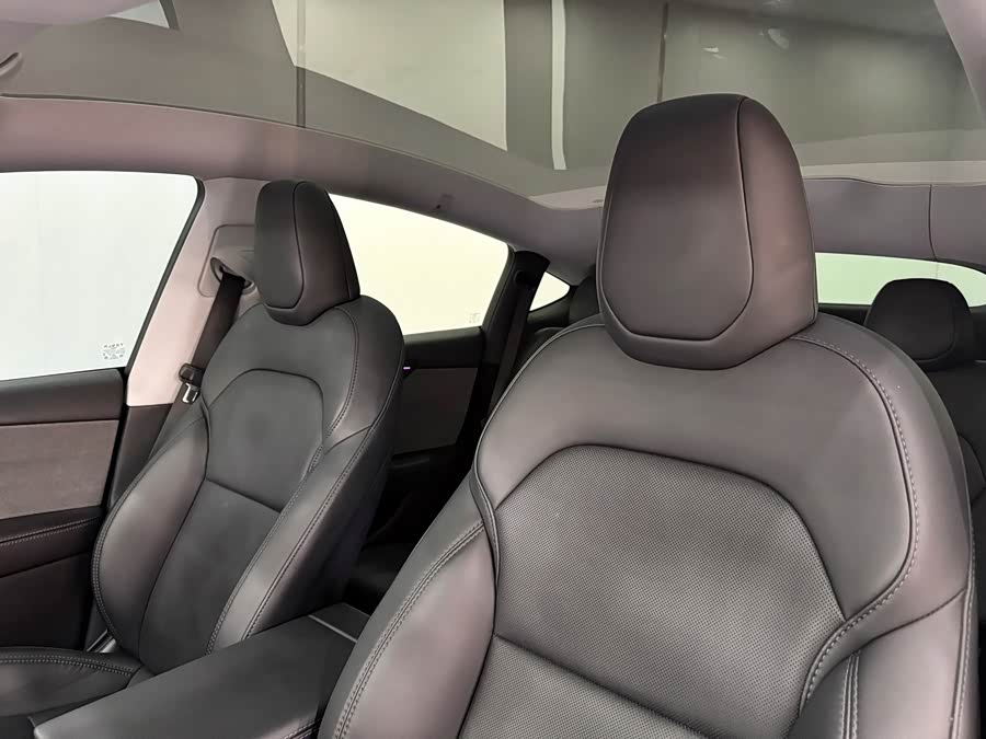 Model Y 2025 RWD - zdjęcie 7