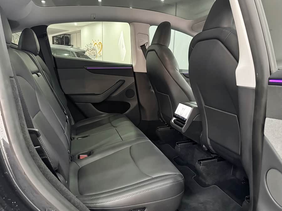 Model Y 2025 RWD - zdjęcie 9