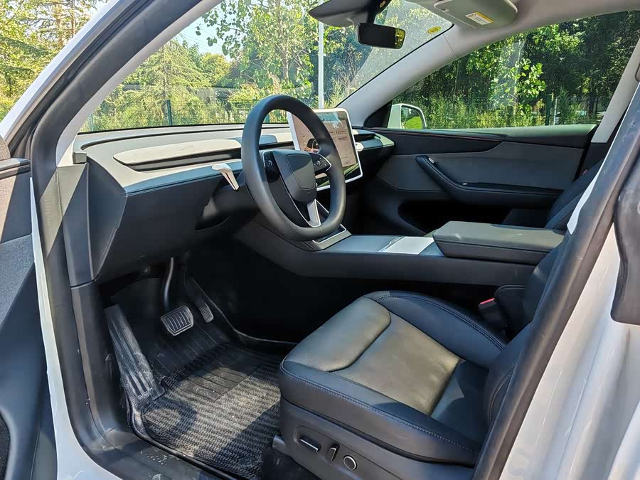 Model Y 2025 RWD - zdjęcie 10