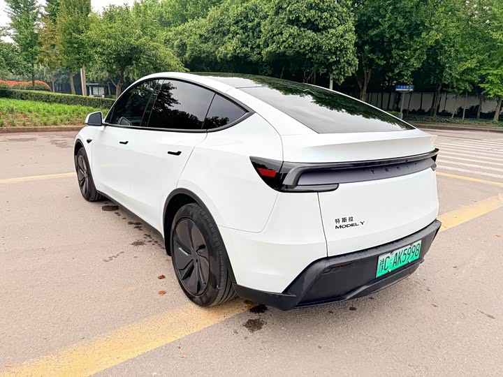 Model Y 2026 Rear Wheel Drive - zdjęcie 17
