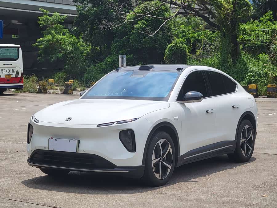NIO EC6 2024 75kWh - zdjęcie 1