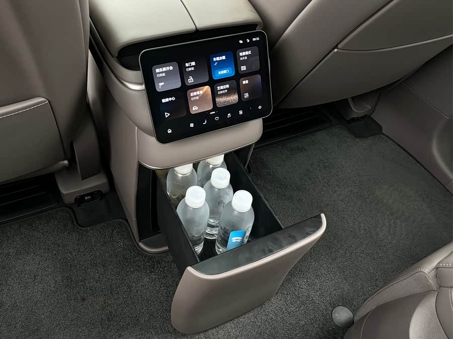 NIO ES8 2026 6-Seater Executive Luxury - zdjęcie 15