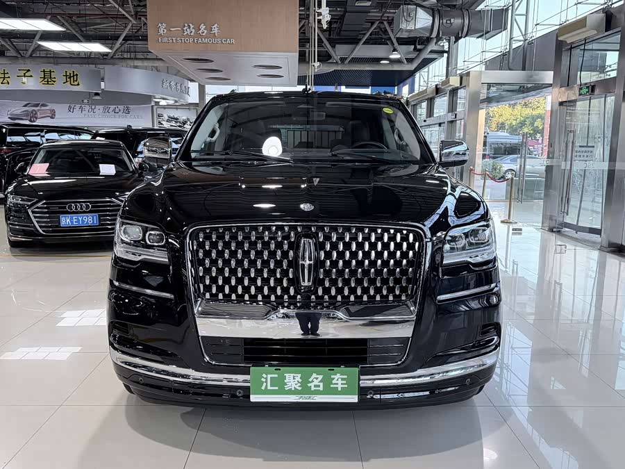 Navigator 2022 3.5T Long Wheelbase President - zdjęcie 2
