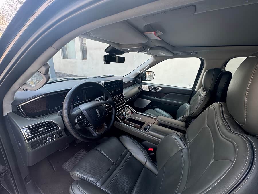Navigator 2022 3.5T Long Wheelbase President - zdjęcie 11