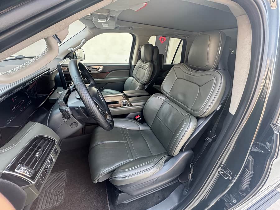 Navigator 2022 3.5T Long Wheelbase President - zdjęcie 12