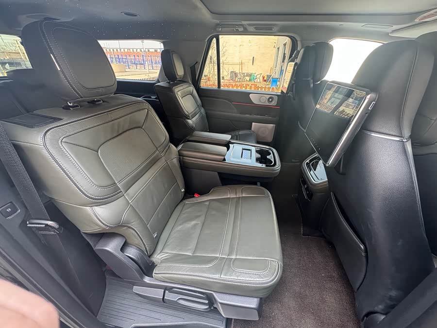 Navigator 2022 3.5T Long Wheelbase President - zdjęcie 14