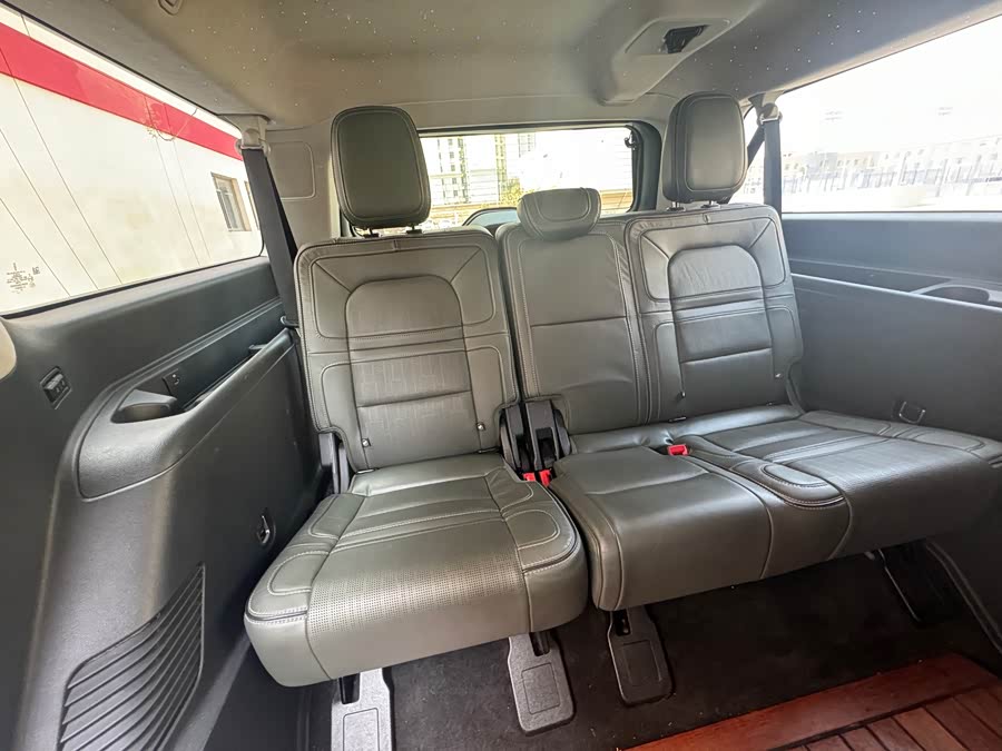 Navigator 2022 3.5T Long Wheelbase President - zdjęcie 15