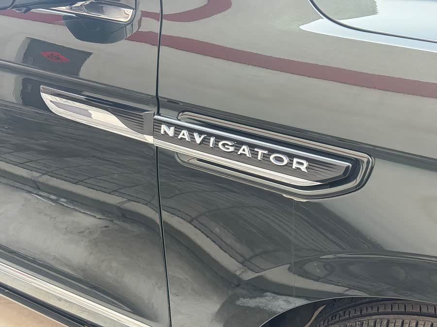 Navigator 2022 3.5T Long Wheelbase President - zdjęcie 7
