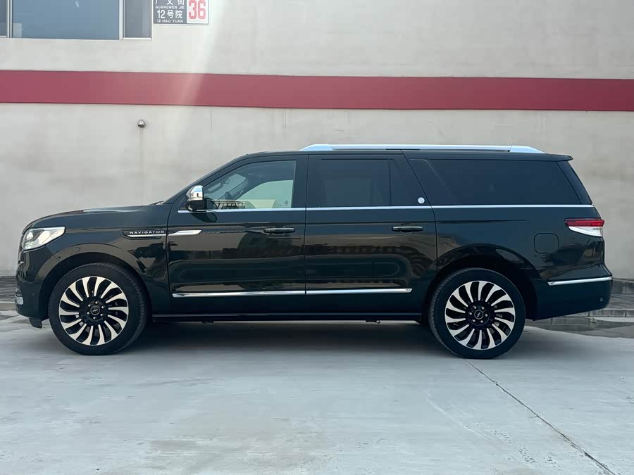 Navigator 2022 3.5T Long Wheelbase President - zdjęcie 8
