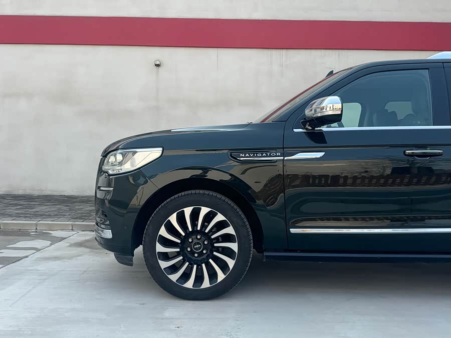 Navigator 2022 3.5T Long Wheelbase President - zdjęcie 9