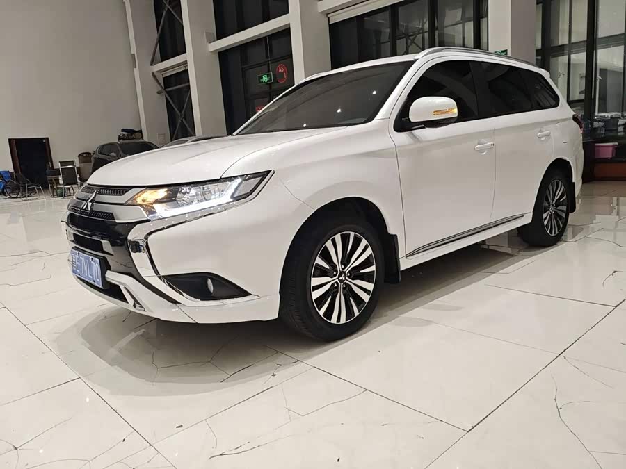 Outlander 2021 2.0L 2WD Sport Edition 5-Seater - zdjęcie 1