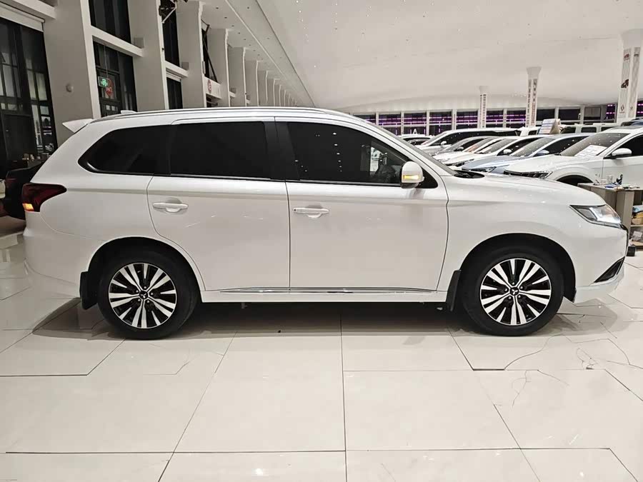Outlander 2021 2.0L 2WD Sport Edition 5-Seater - zdjęcie 4