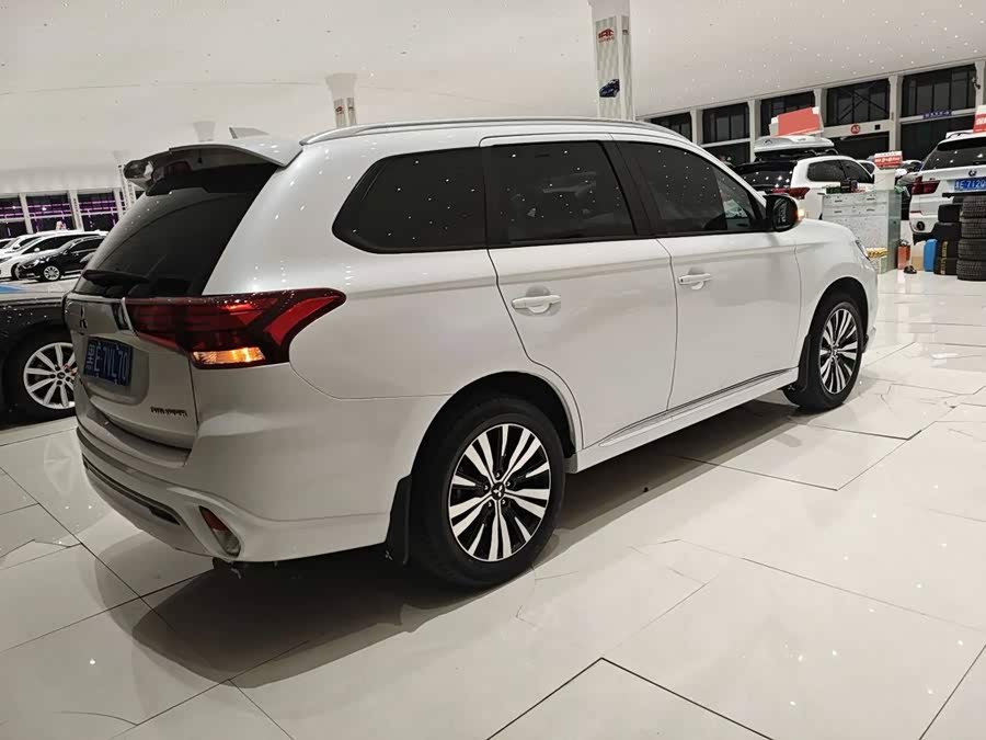 Outlander 2021 2.0L 2WD Sport Edition 5-Seater - zdjęcie 5