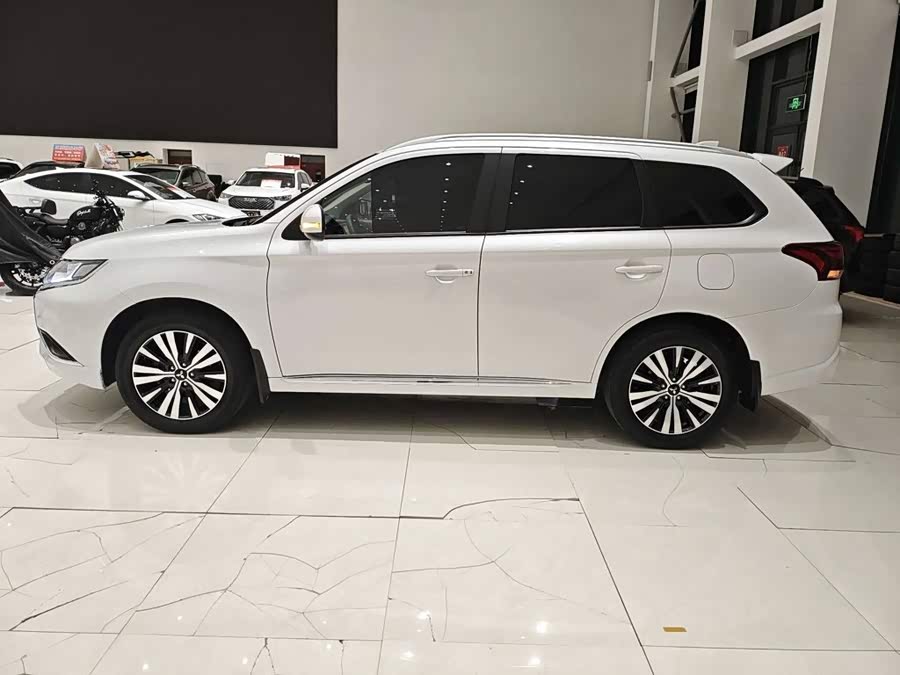 Outlander 2021 2.0L 2WD Sport Edition 5-Seater - zdjęcie 8