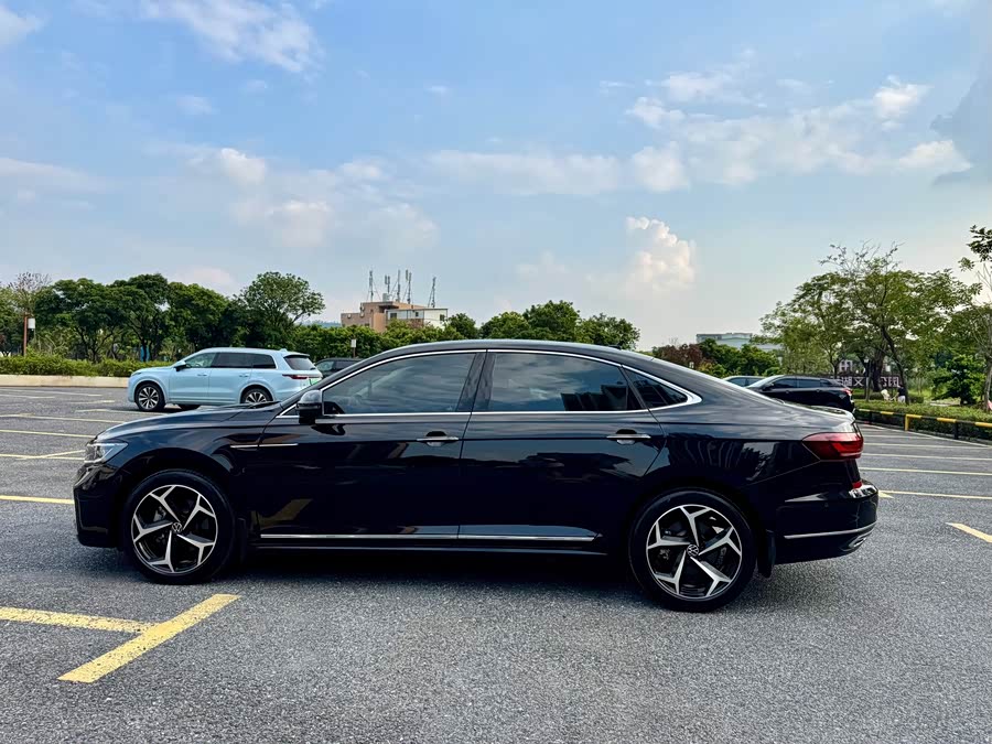 Passat 2025 380TSI Starry Dragon Edition - zdjęcie 11