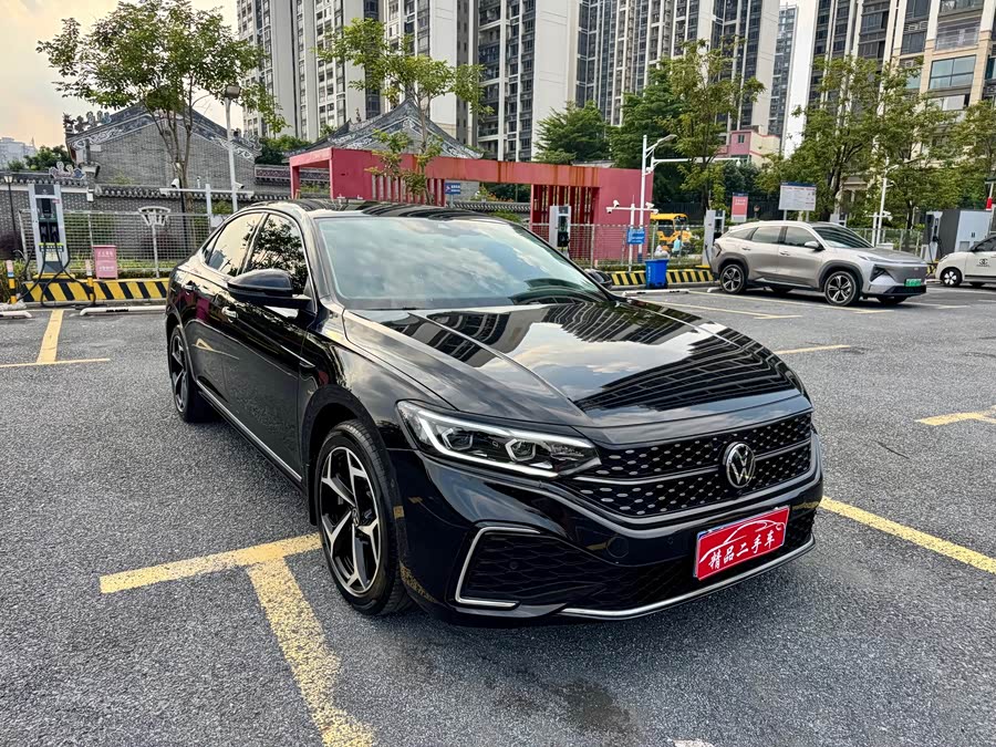 Passat 2025 380TSI Starry Dragon Edition - zdjęcie 3