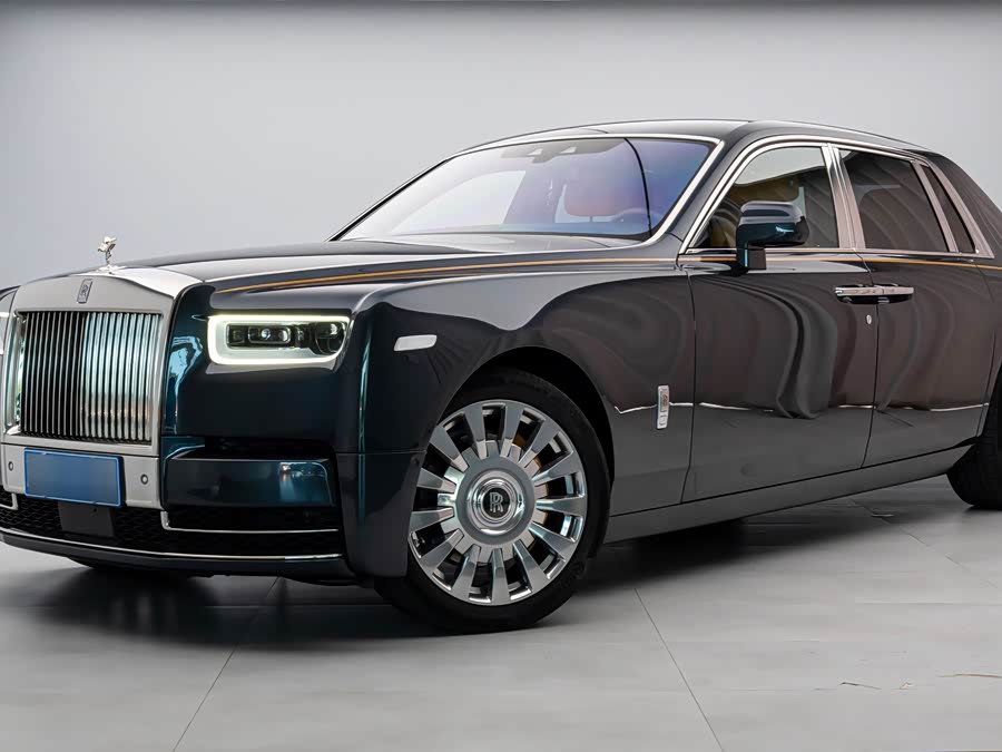 Phantom 2022 6.7T Standard Wheelbase - zdjęcie 2