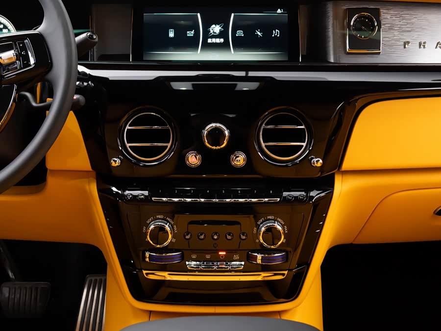 Phantom 2022 6.7T Standard Wheelbase - zdjęcie 11