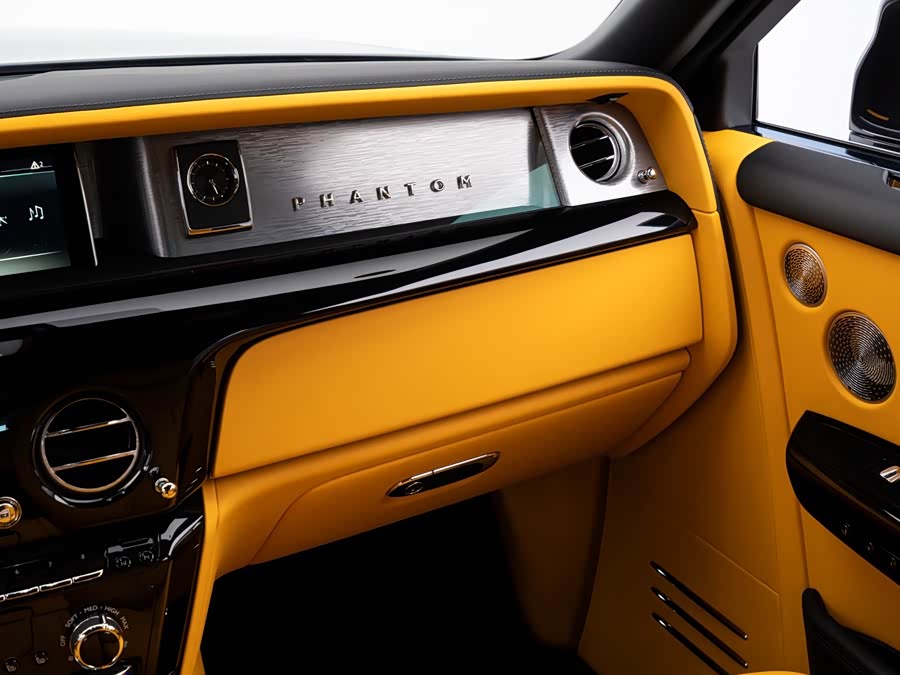 Phantom 2022 6.7T Standard Wheelbase - zdjęcie 12