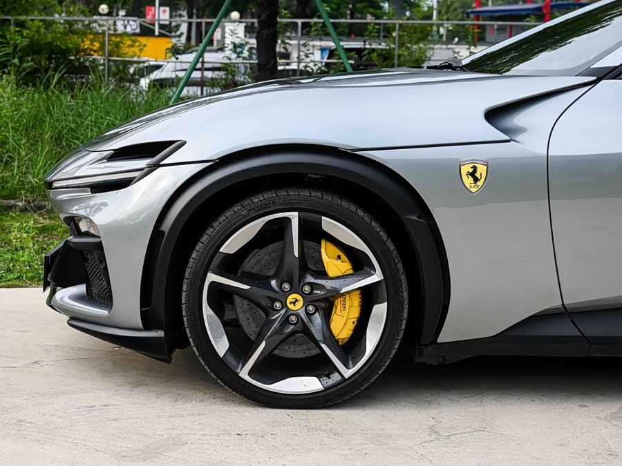 Purosangue 6.5L V12 - zdjęcie 3