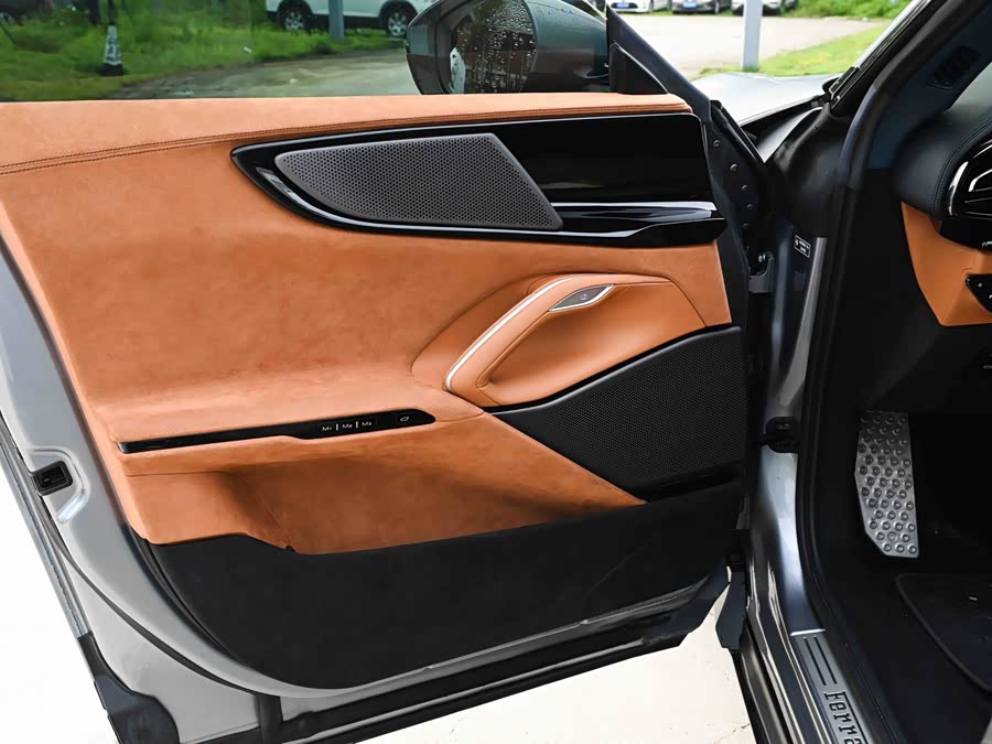 Purosangue 6.5L V12 - zdjęcie 7