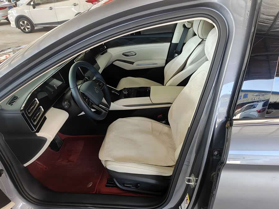 Qin L 2024 DM-i 80KM Super - zdjęcie 8