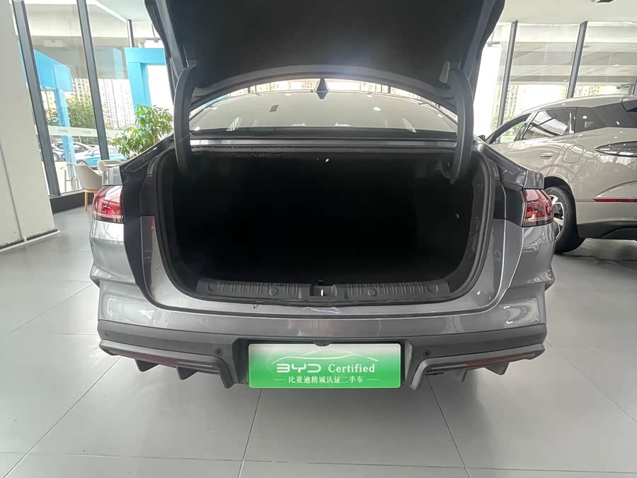 Qin L 2025 DM-i Smart Driving Edition 80KM Leading Model - zdjęcie 14