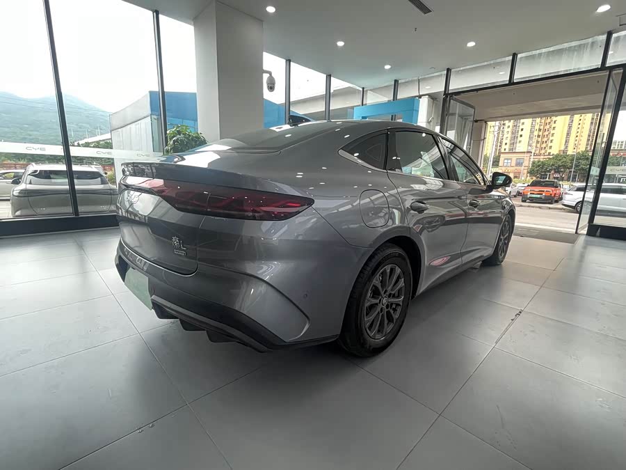 Qin L 2025 DM-i Smart Driving Edition 80KM Leading Model - zdjęcie 15