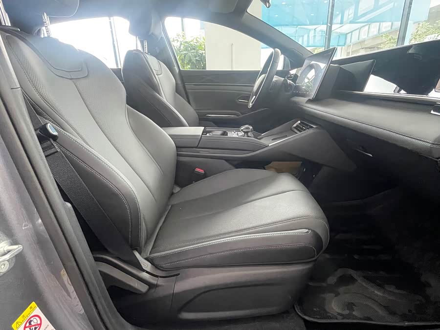 Qin L 2025 DM-i Smart Driving Edition 80KM Leading Model - zdjęcie 16