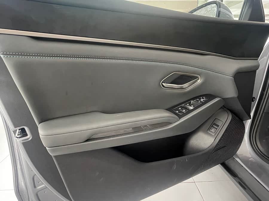 Qin L 2025 DM-i Smart Driving Edition 80KM Leading Model - zdjęcie 5