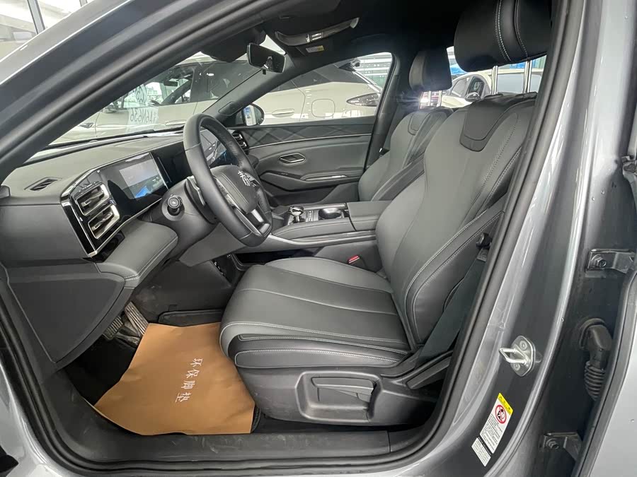 Qin L 2025 DM-i Smart Driving Edition 80KM Leading Model - zdjęcie 6
