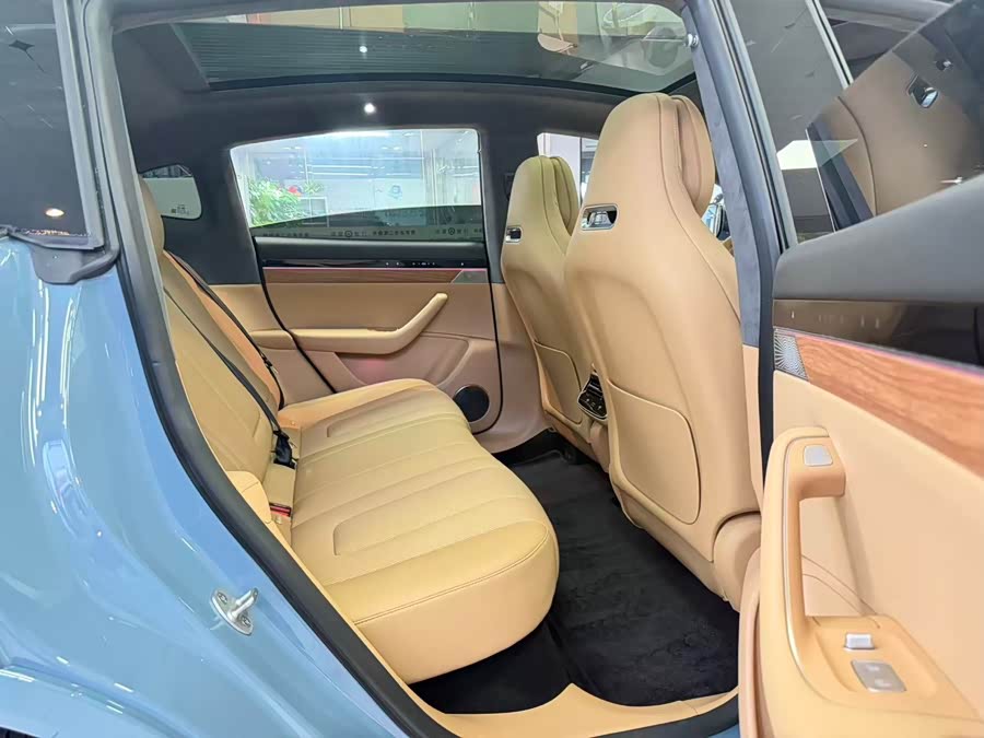 R7 2025 Range Extender 251km Max - zdjęcie 9