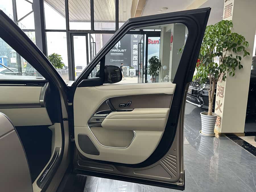 Range Rover 2023 4.4 V8 530PS First Edition - zdjęcie 12