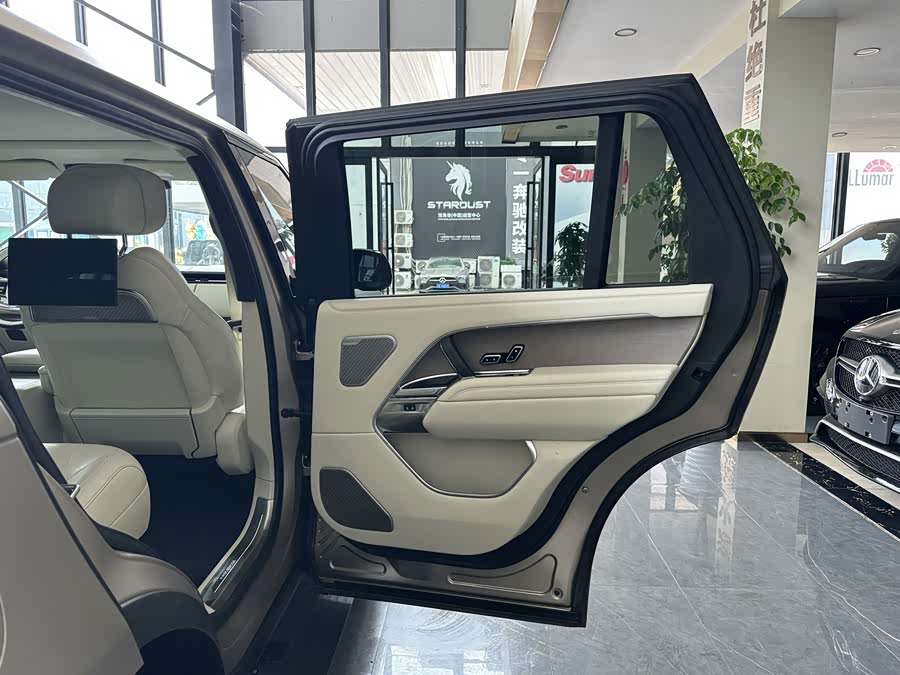 Range Rover 2023 4.4 V8 530PS First Edition - zdjęcie 13