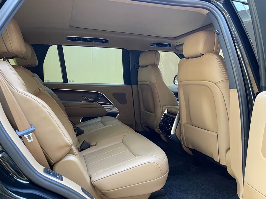 Range Rover 2024 3.0 L6 400PS Long Wheelbase Seven-Seater - zdjęcie 15